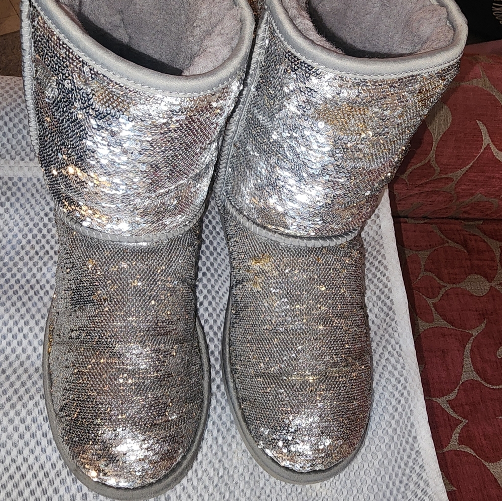 UGG classic short Cosmos Silver/Gold Sequins